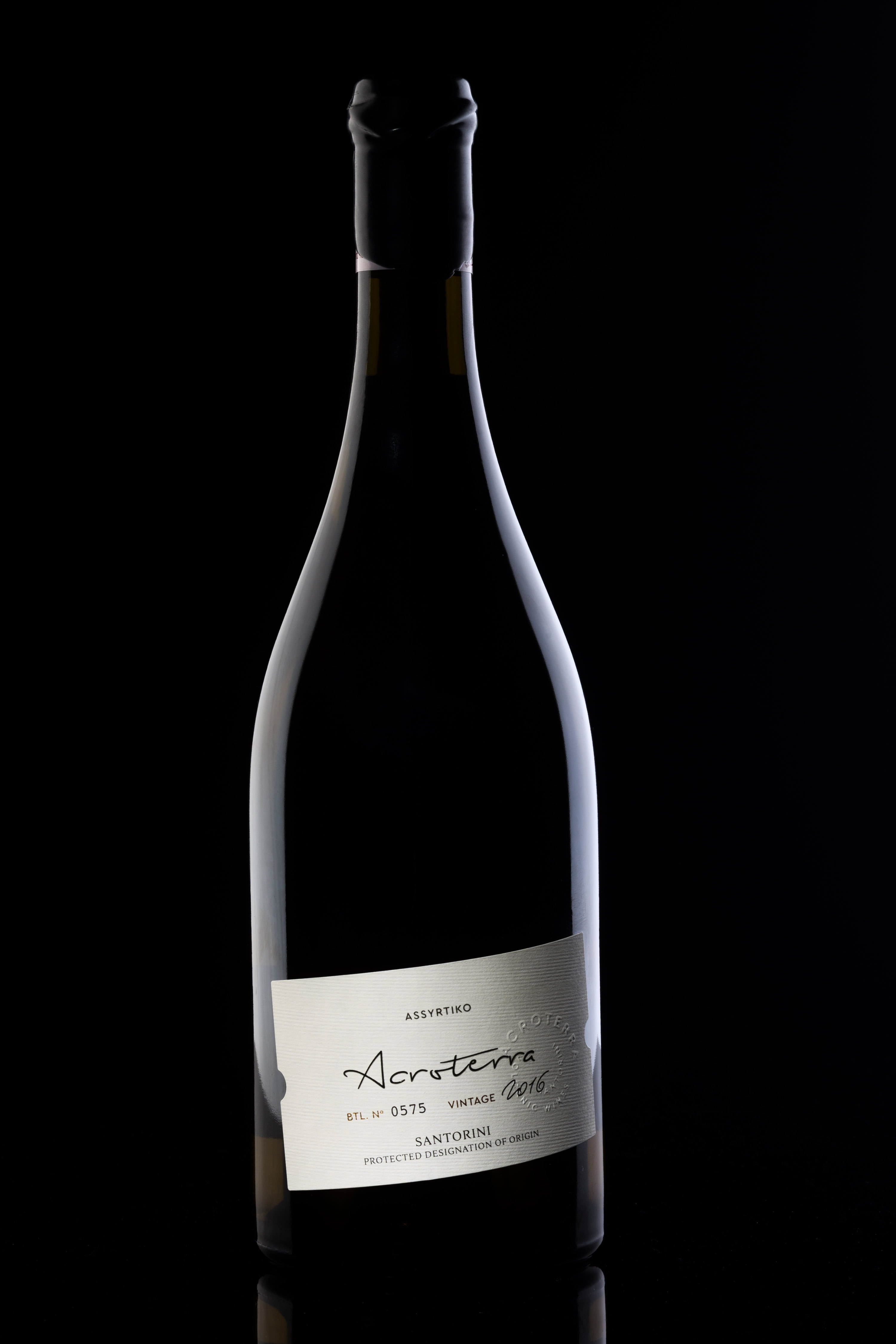 acroterra assyrtiko packaging design a side kommigraphics